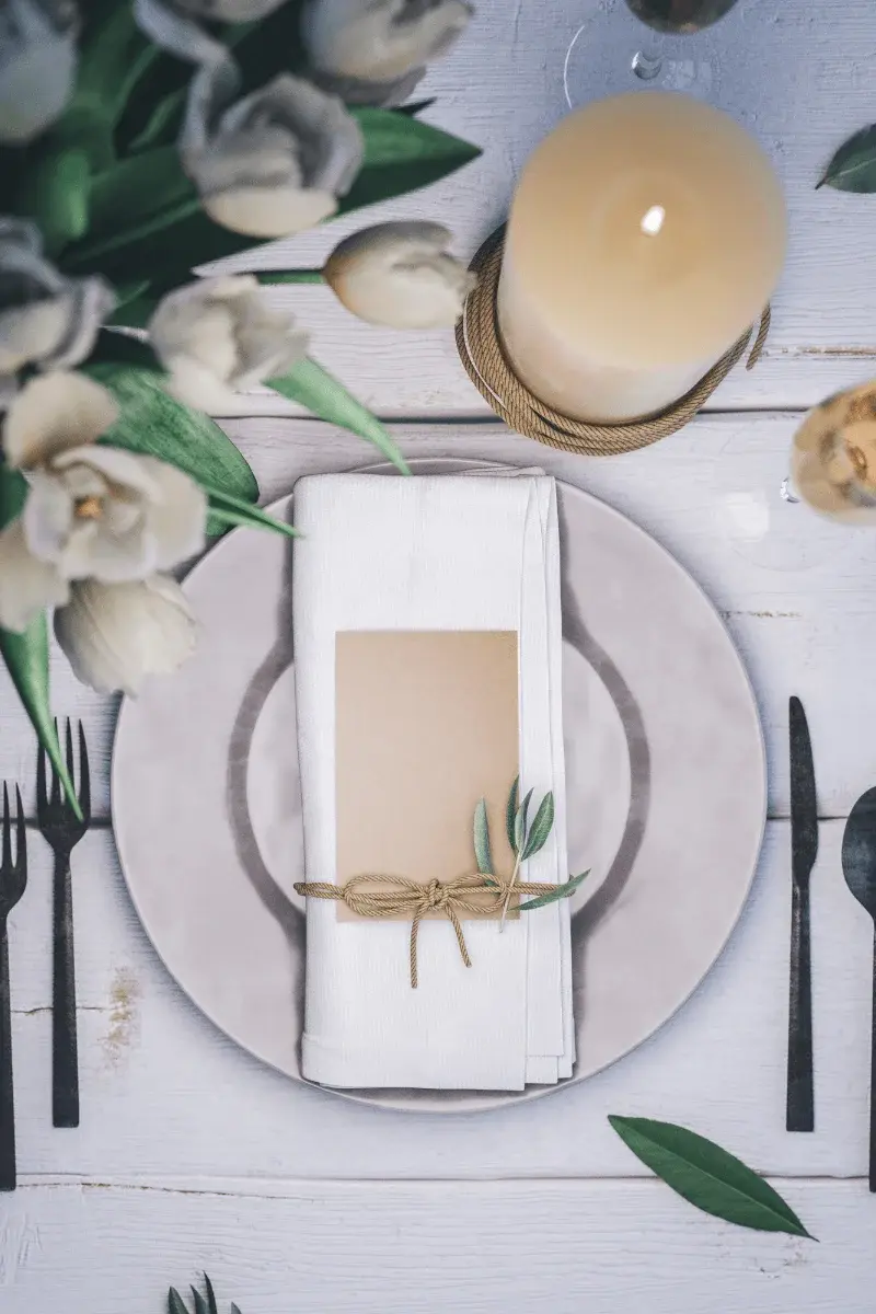 Table stationery with calligraphy place cards and menu cards